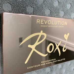 Makeup Revolution Contour & Highlight Palette